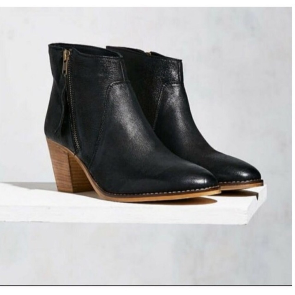 Urban Outfitters Booties!